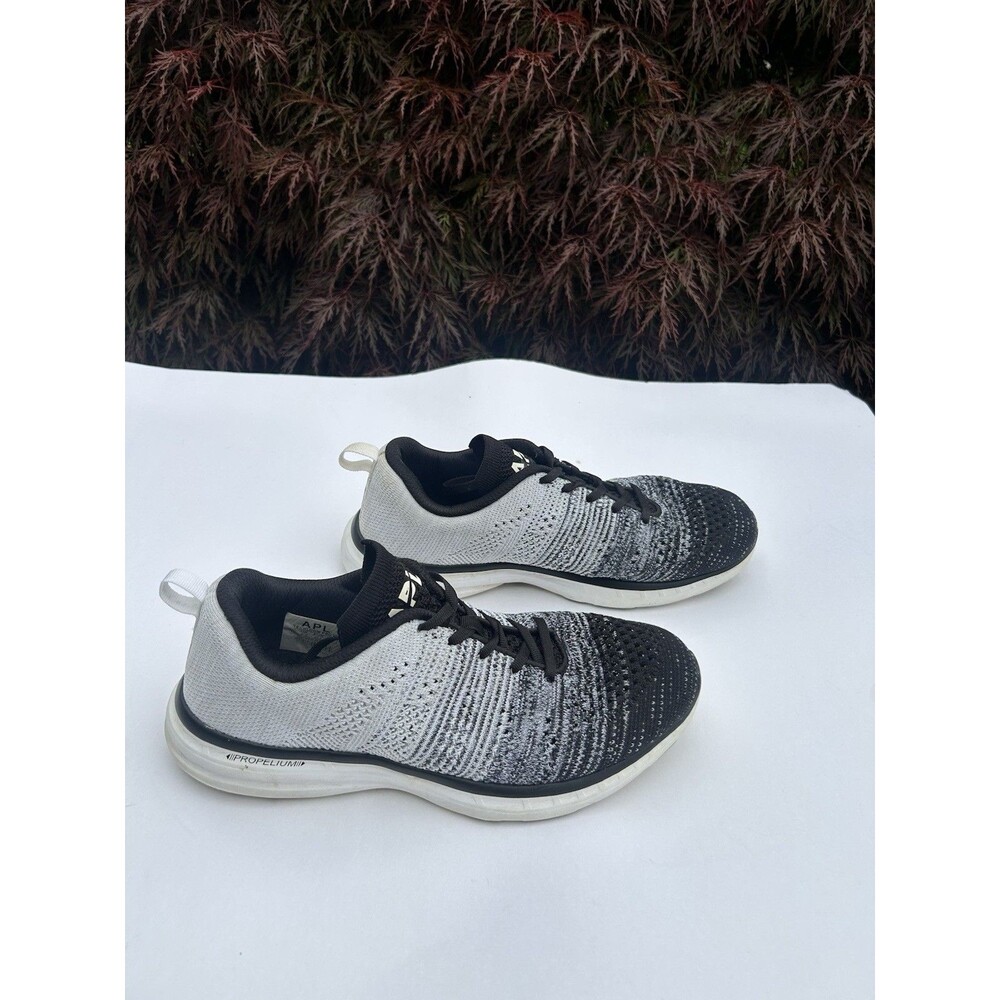 APL TechLoom Pro Women’s Running Shoes Black White Knit Sneakers Size 11